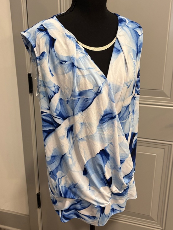 Jennifer Lopez Tops - Jennifer Lopez Blue & White Floral Wrap-Front Sleeveless Tunic